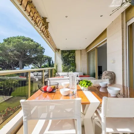 Elegant 3-room With Terrace Pool & Island Views *