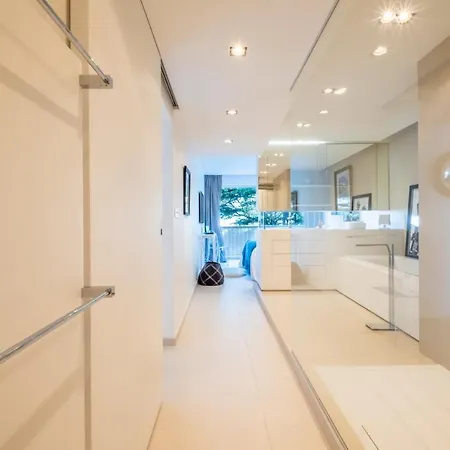 Elegant 3-room With Terrace Pool & Island Views *