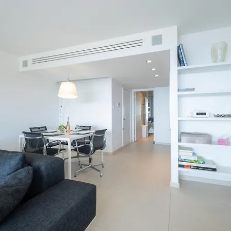 Elegant 3-room With Terrace Pool & Island Views Lägenhet *