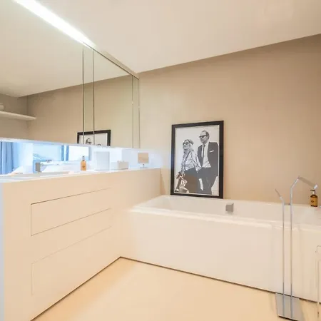 Elegant 3-room With Terrace Pool & Island Views *